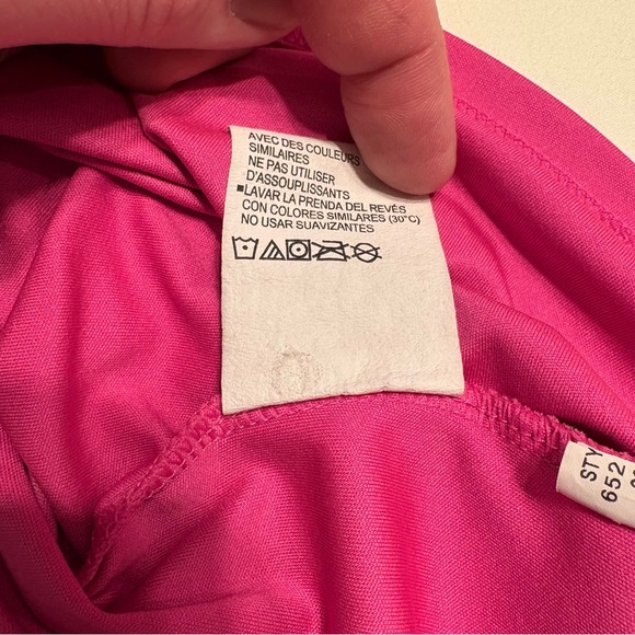 Under Armour clothing set Pink Athletic T-shirt and black and white shorts - Picture 7 of 12